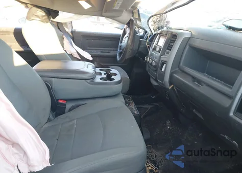 2017 Ram 1500 Express 4X4 5'7 Box z USA, uszkodzony, nr VIN 3C6RR7KT0HG660079